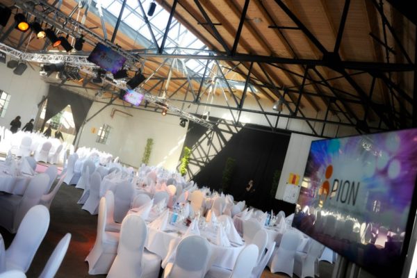 PION horeca evenementen particulier business bedrijven organisatie Bergen op Zoom ontzorgen diner catering licht geluid opbouw afbouw muziek